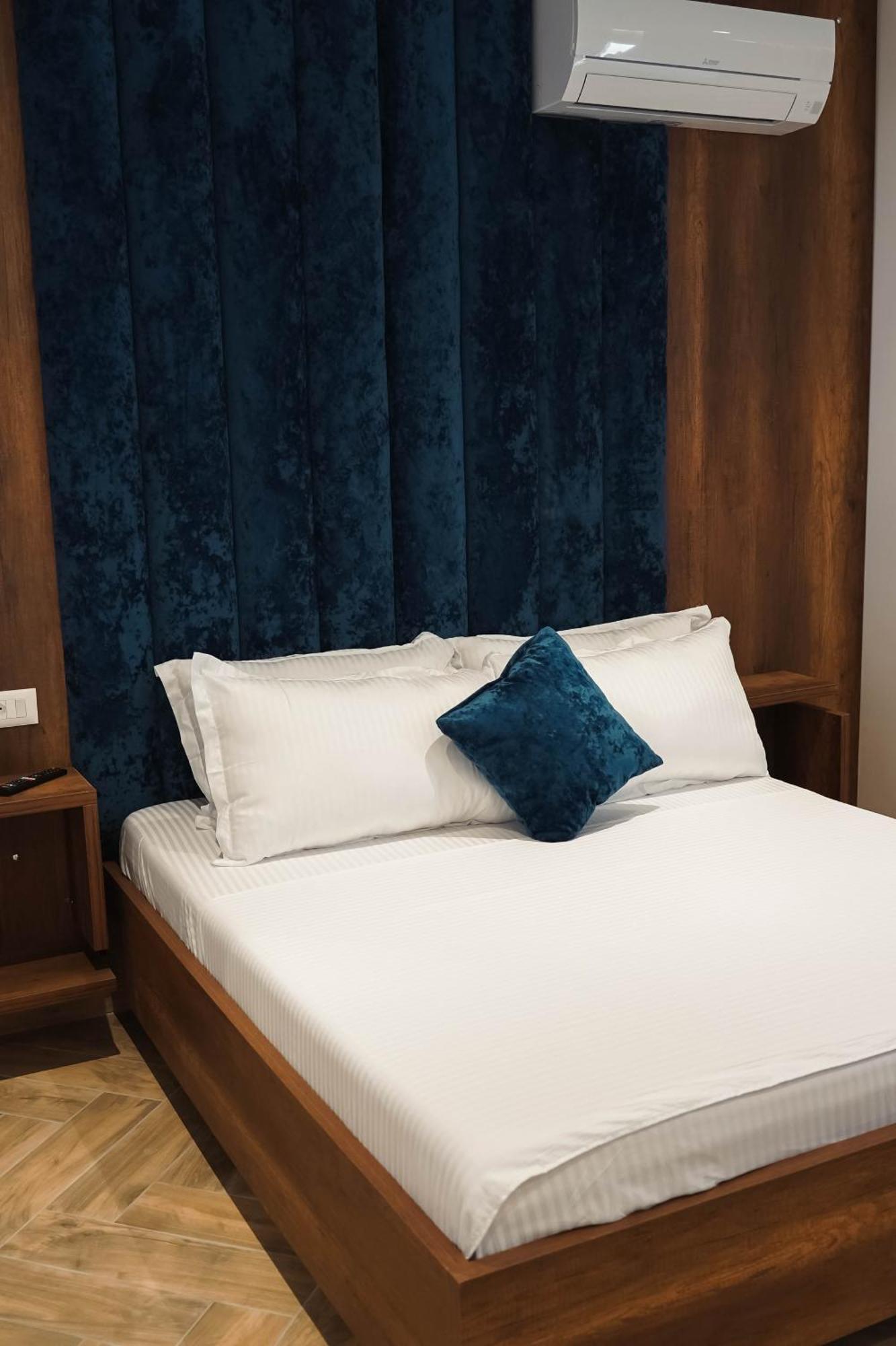 Marina Rooms Durrës 외부 사진