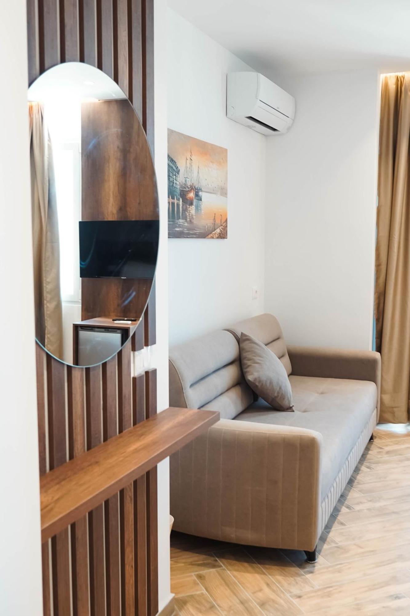 Marina Rooms Durrës 외부 사진